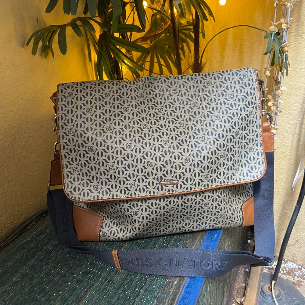 Louis Quatorze 2 in 1 Bag l. Messenger + Shoulder Bag. - Picture 3 of 17